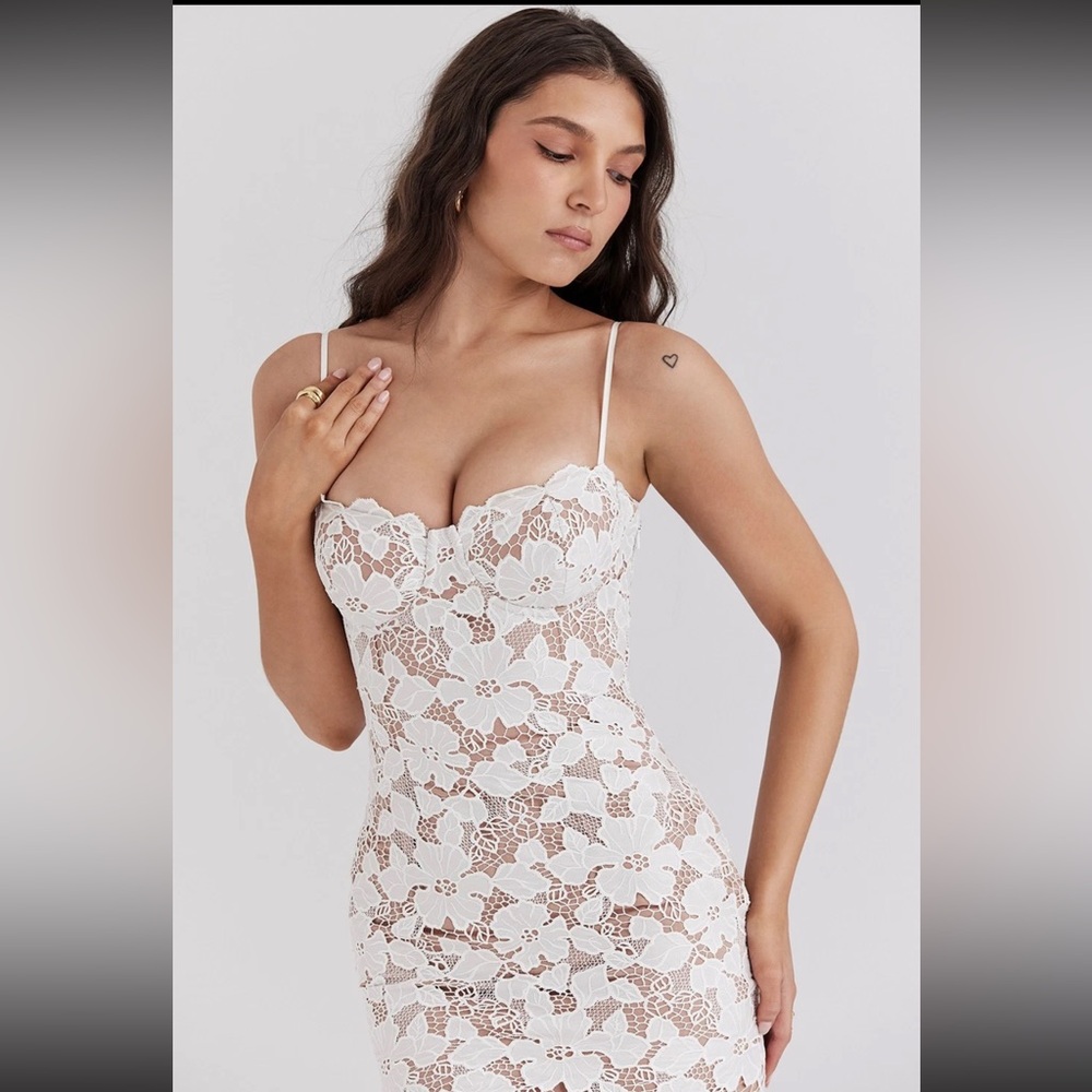 House of CB “Pearl” white floral embroidered Maxi Dress Size S US 4-6